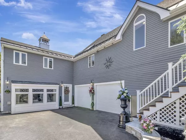 Hull, MA 02045,10 Vernon Ave