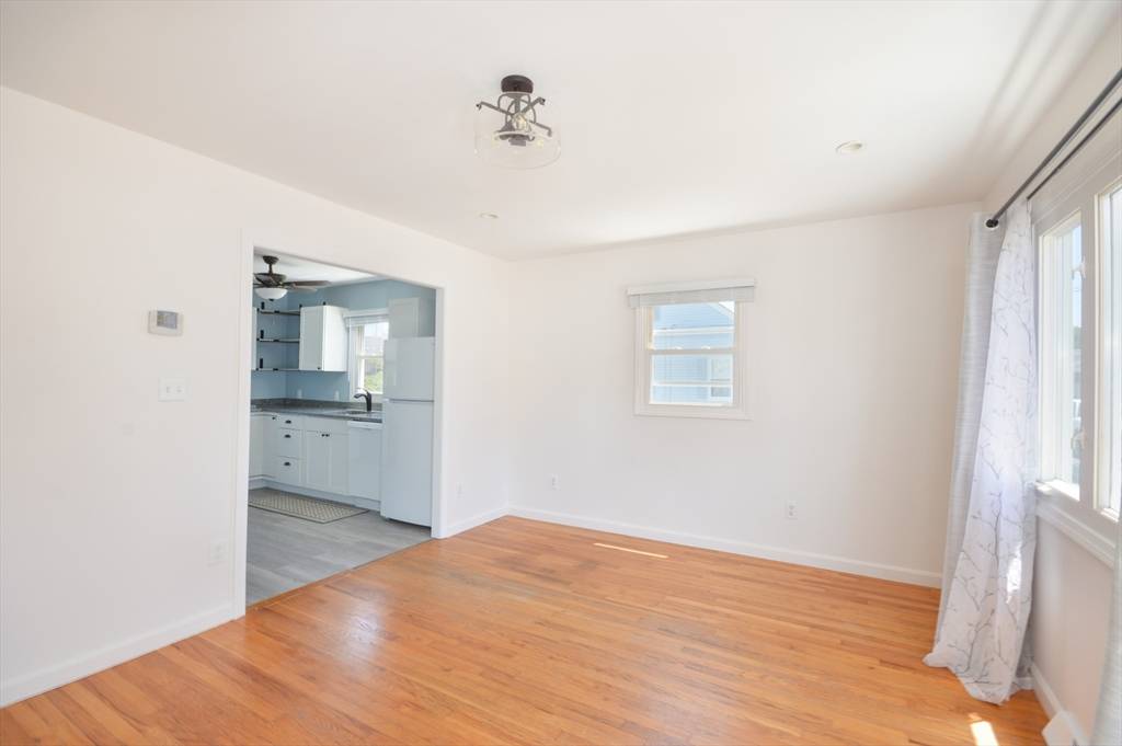 Dartmouth, MA 02748,42 Buttonwood Rd