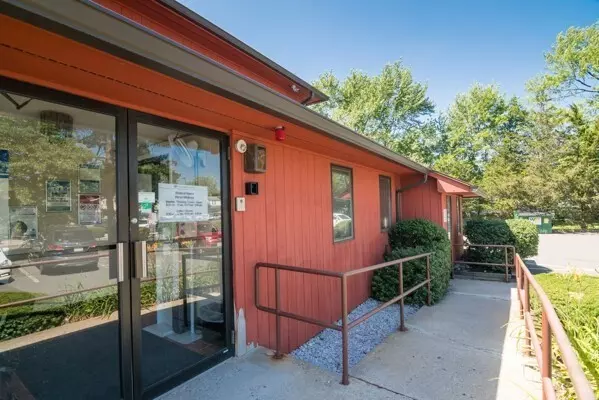 Springfield, MA 01119,860 Boston Road