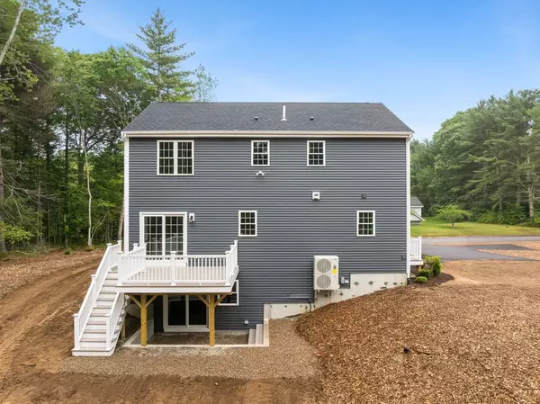 Lakeville, MA 02347,10 Leonard Street