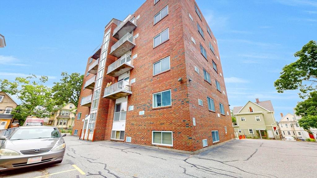 70 Park St #44, Somerville, MA 02143