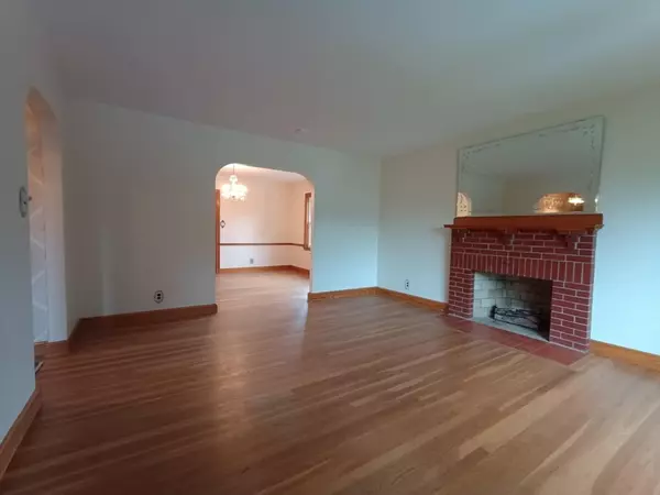 Medford, MA 02155,77 Forest St #2