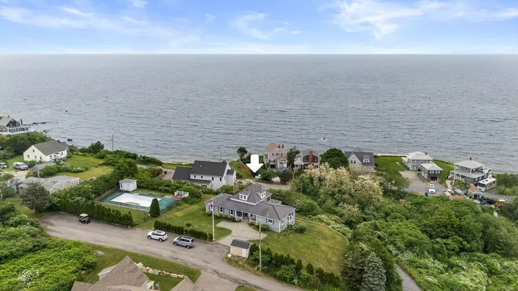 24 Arnold Ave, Plymouth, MA 02360