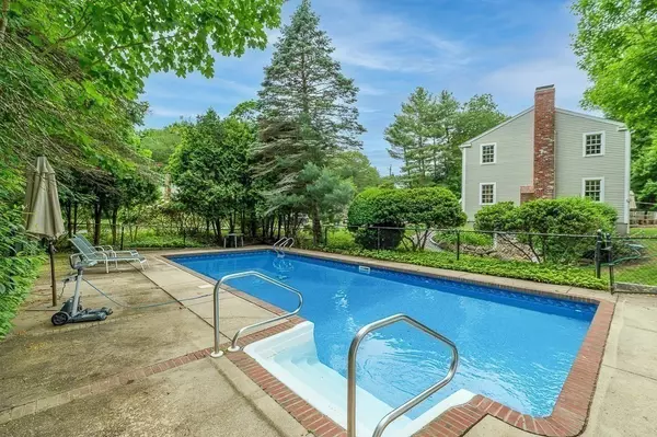 Hamilton, MA 01982,5 Whipple Road