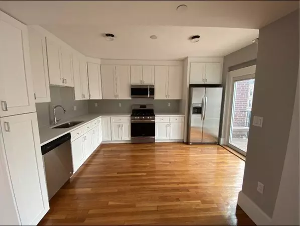 190 Kelton St #1, Boston, MA 02134