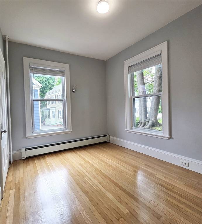 Salem, MA 01970,5 Winthrop Street #1