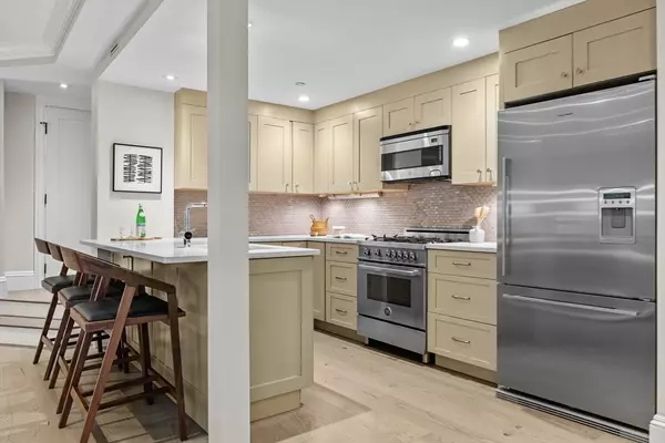 Boston, MA 02118,407 Shawmut Avenue #1