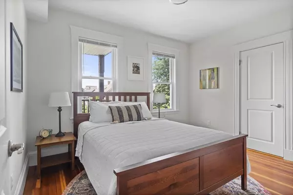 Boston, MA 02122,40 King St #3