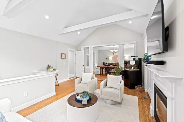 Cohasset, MA 02025,12 Short St