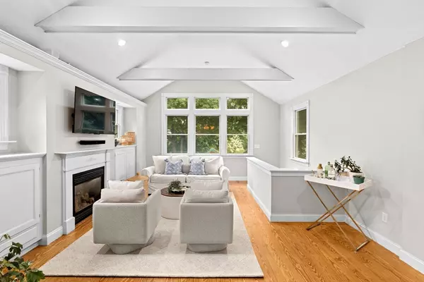 Cohasset, MA 02025,12 Short St