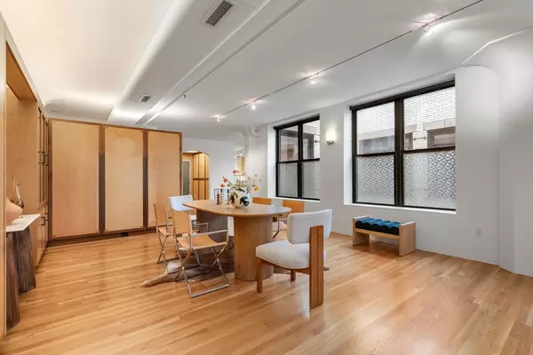 Boston, MA 02111,453 Washington St #11E