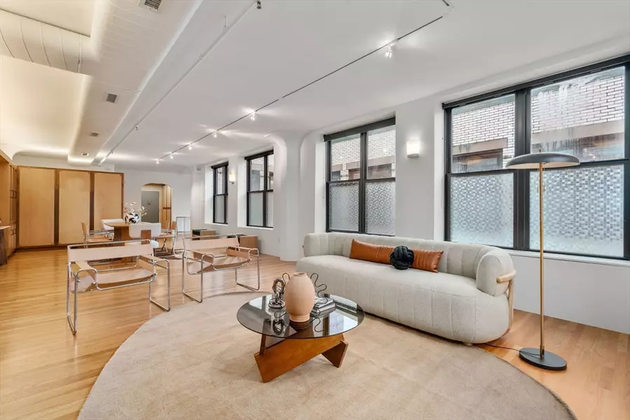 453 Washington St #11E, Boston, MA 02111