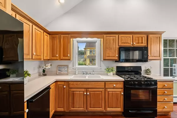 Newburyport, MA 01950,65 Bromfield St