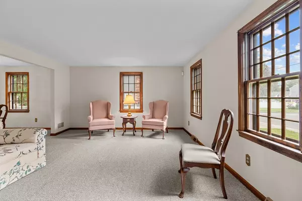 Framingham, MA 01701,11 Cavatorta Drive