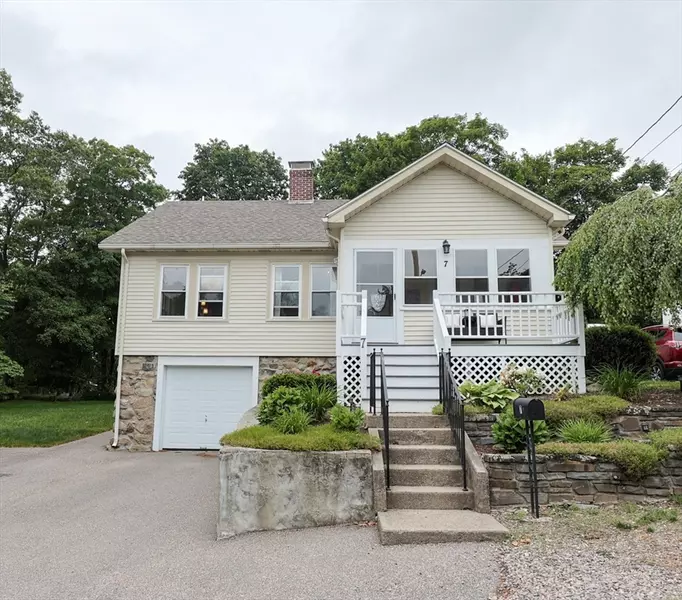 7 Mason St, Walpole, MA 02081
