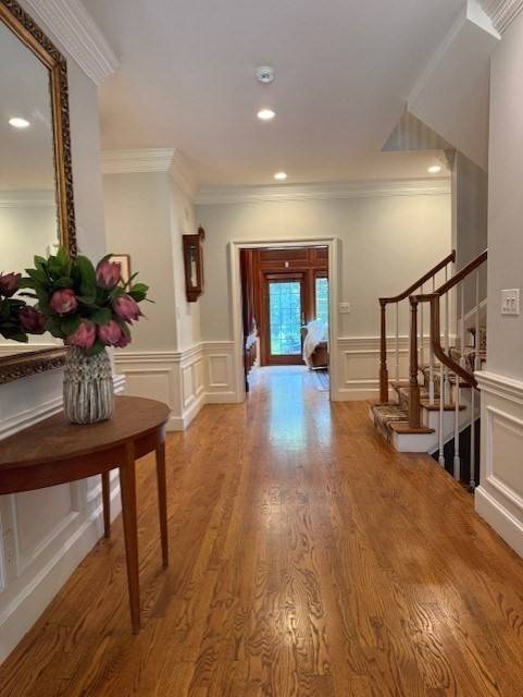 Needham, MA 02492,828 South St. (Southfield Ct)