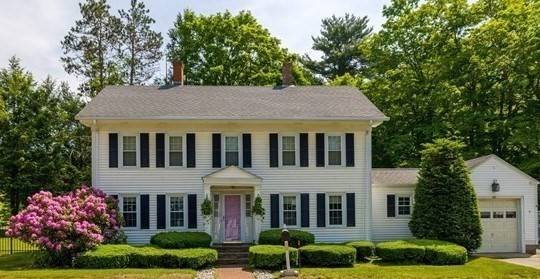 60 Brookfield Rd, Sturbridge, MA 01518
