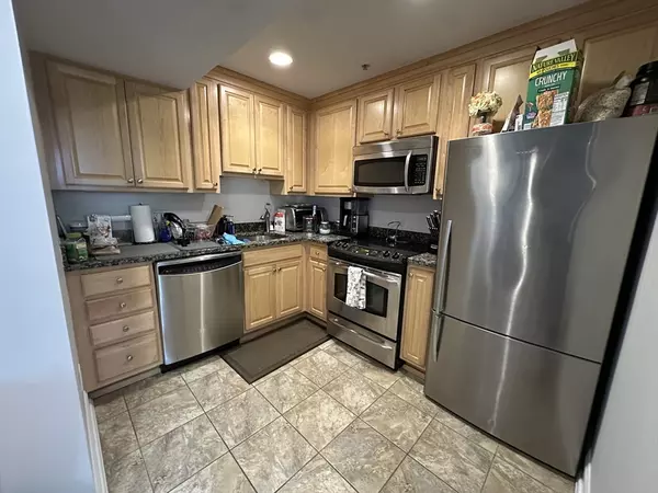 20 Chapel St #B303, Brookline, MA 02446