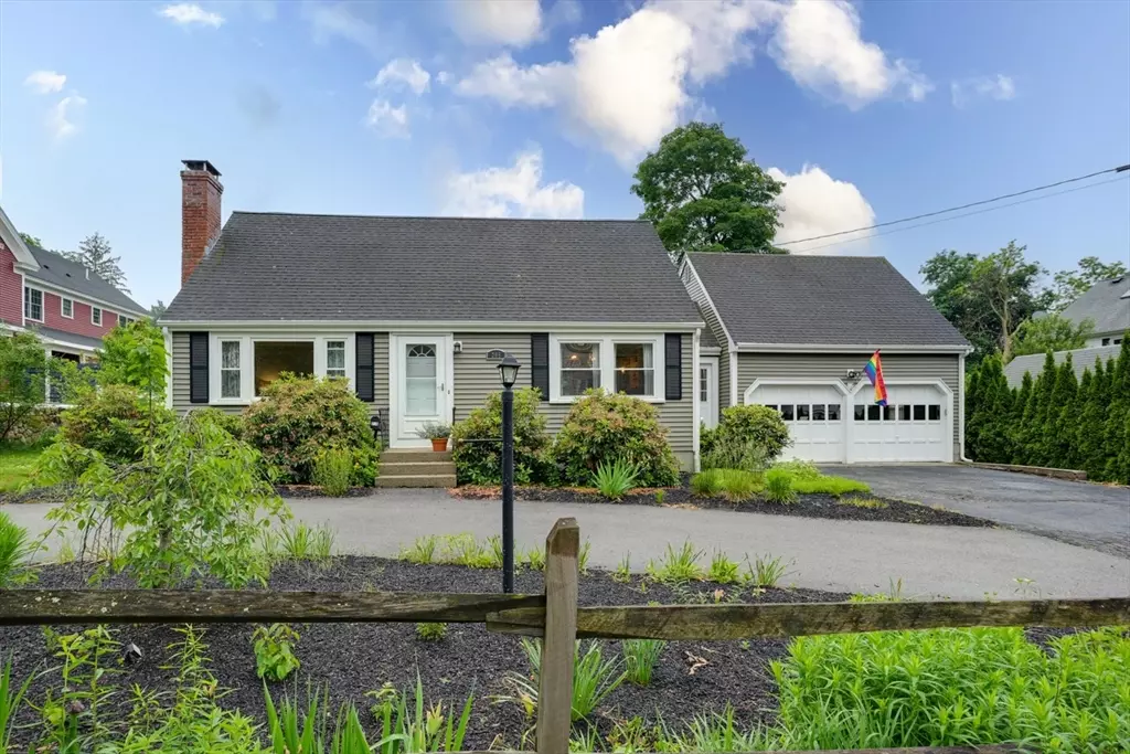 Holliston, MA 01746,205 Central St