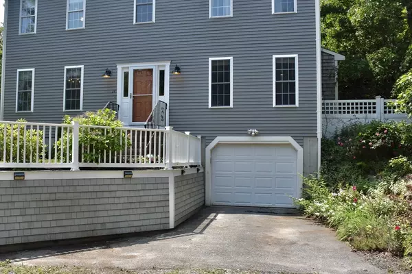Bourne, MA 02562,24 Sheppard Rd
