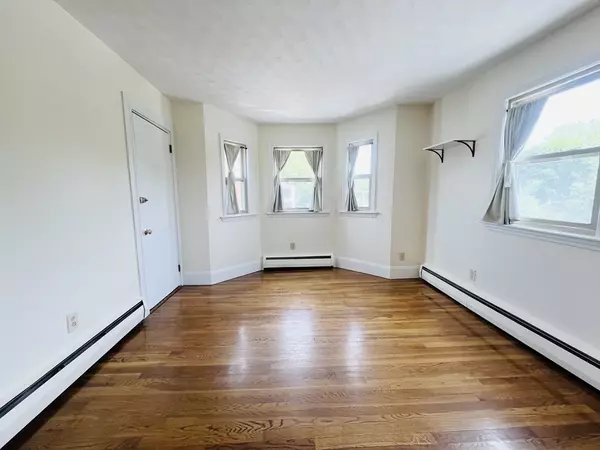 Cambridge, MA 02138,189 Concord Ave #3