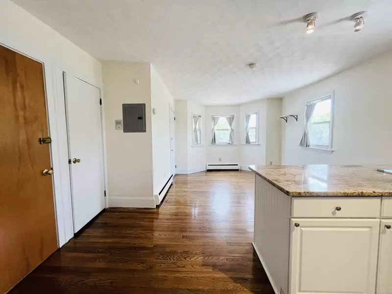 189 Concord Ave #3, Cambridge, MA 02138