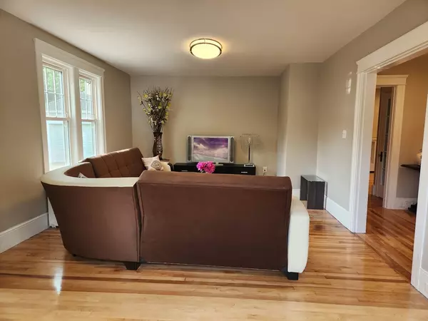 Worcester, MA 01605,9 Varney St