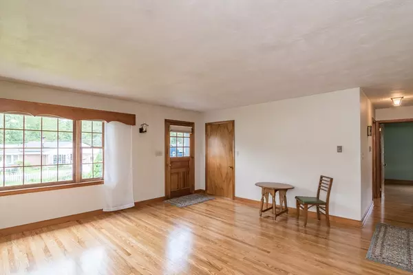Montague, MA 01376,5 Norman Cir