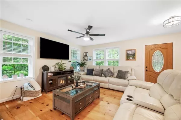 Warren, MA 01585,1085 Southbridge Rd