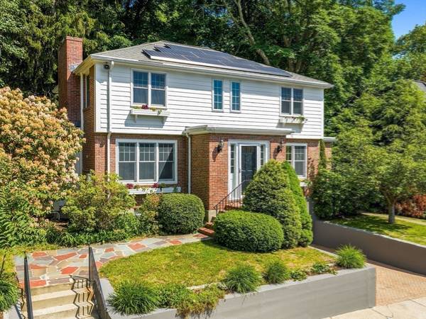 33 Pond Cir, Boston, MA 02130