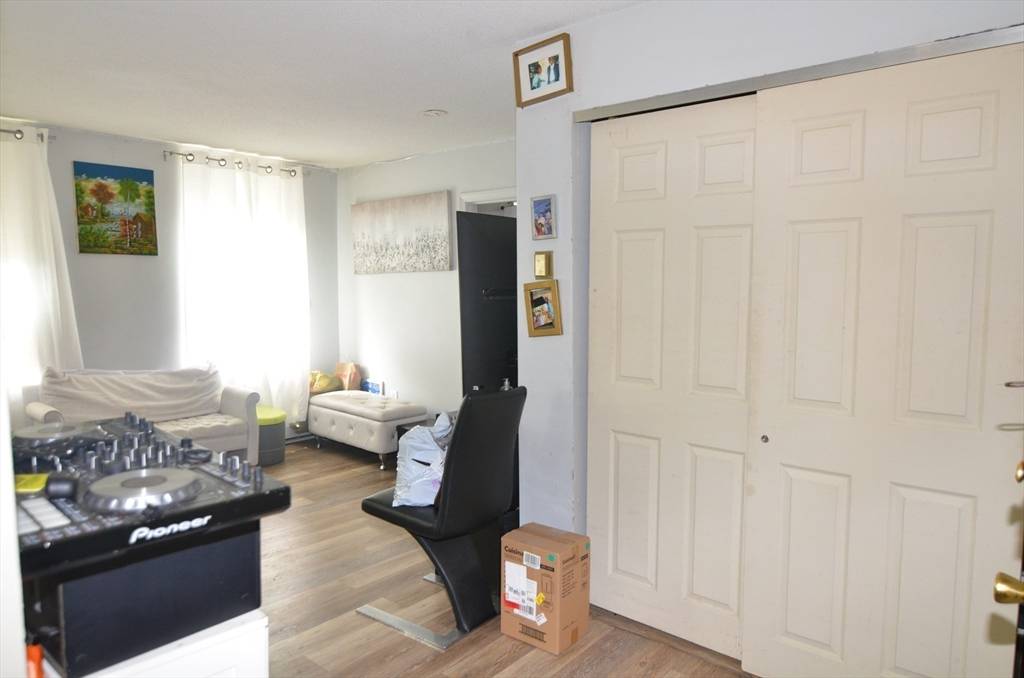 Boston, MA 02115,11 Blackwood St #33
