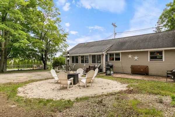 Amesbury, MA 01913,5 Haverhill Rd