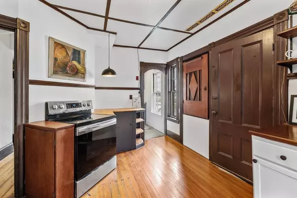 Medford, MA 02155,12 Temple Street