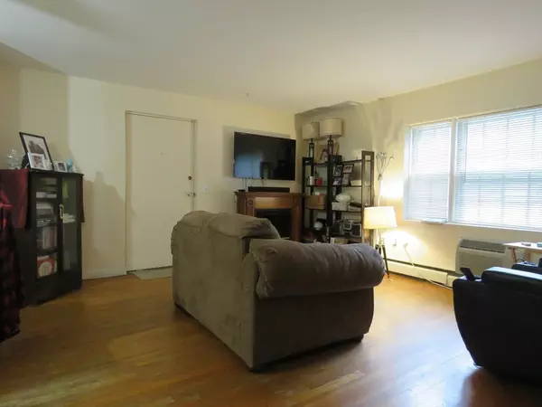 Quincy, MA 02169,766 Willard St #A4