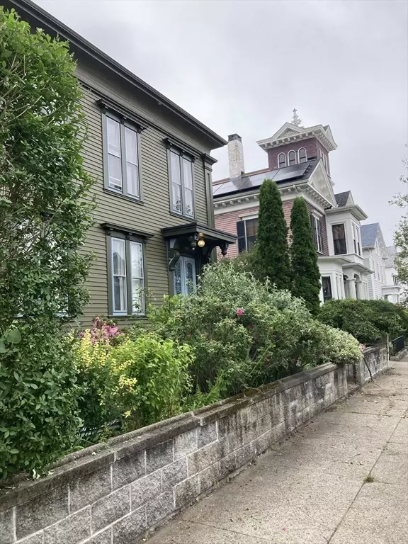 New Bedford, MA 02740,597 County St