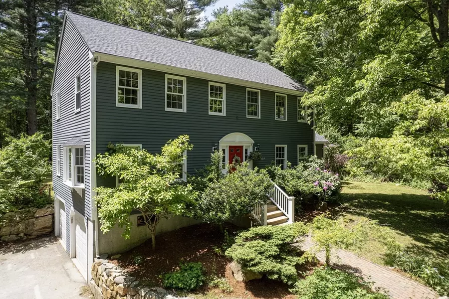 92 Clinton Street, Hopkinton, MA 01748