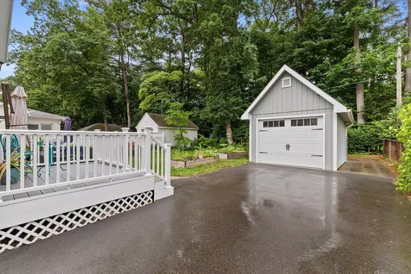 Longmeadow, MA 01106,60 Roseland Ter