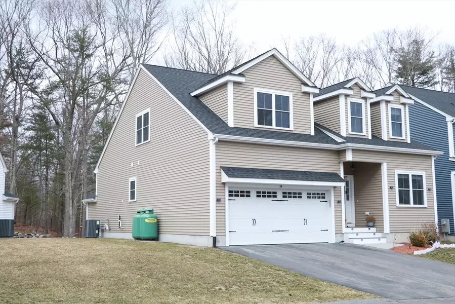 29 Brown Bear Ln #29, Milford, MA 01757