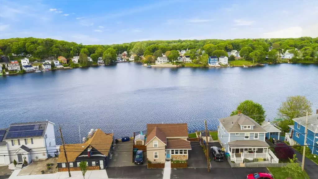 121 Lynnfield St #1, Lynn, MA 01904
