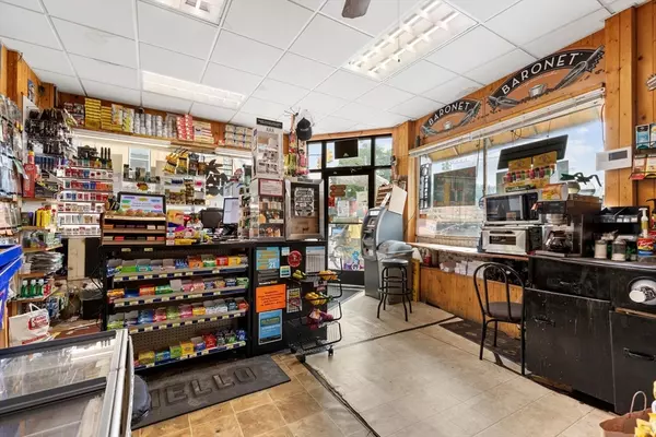 Waltham, MA 02452,605-607 Main St