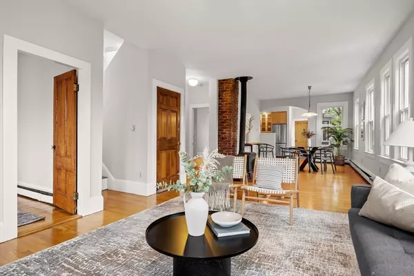 Cambridge, MA 02141,464 Windsor St #3
