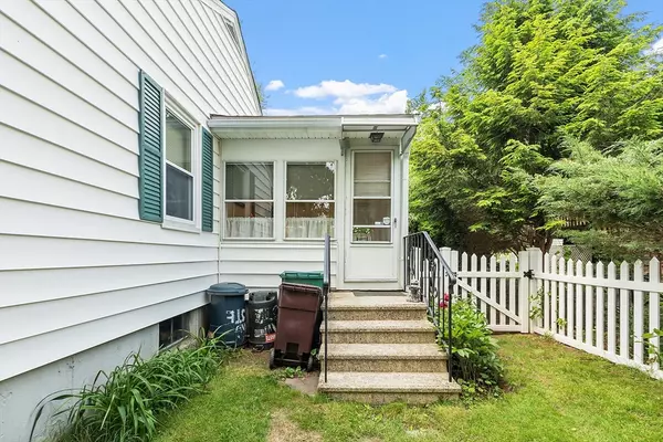 Lowell, MA 01850,890 Westford Street