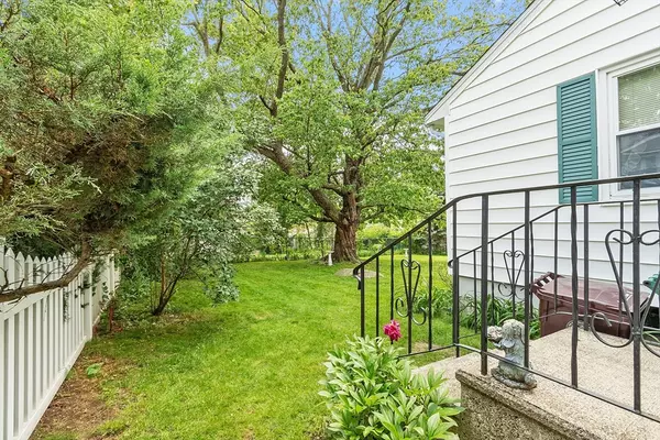 Lowell, MA 01850,890 Westford Street