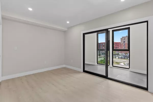 Worcester, MA 01604,153 Green St #208