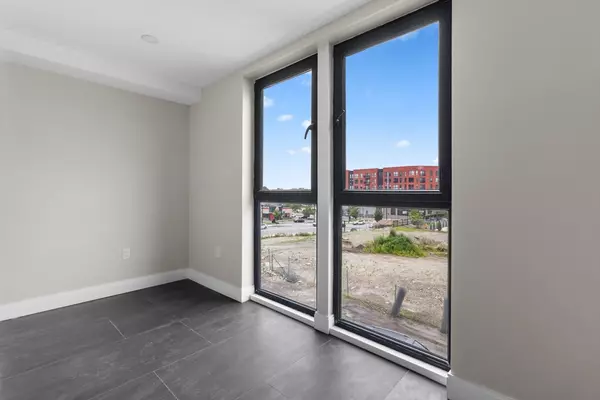 Worcester, MA 01604,153 Green St #208