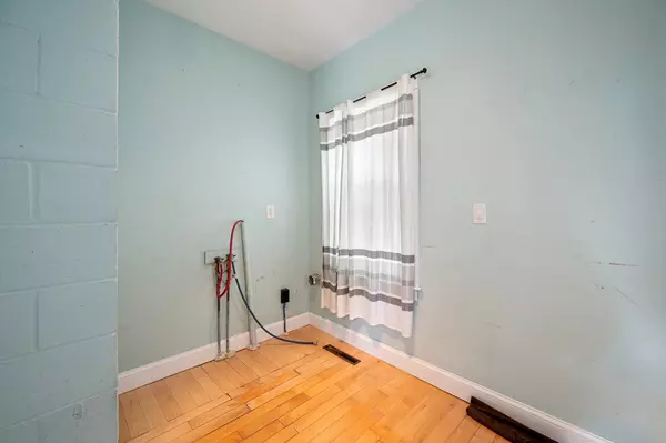 Hanson, MA 02341,661 Main St