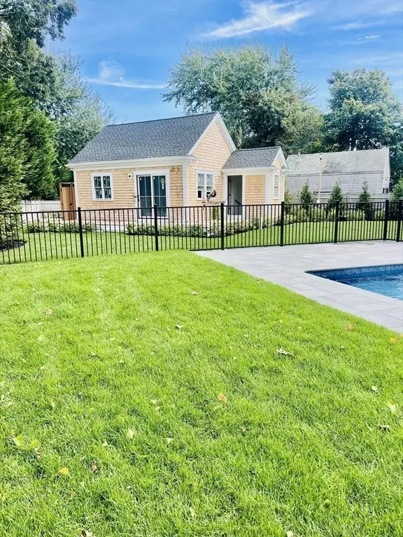 Edgartown, MA 02539,23 Pinehurst Road