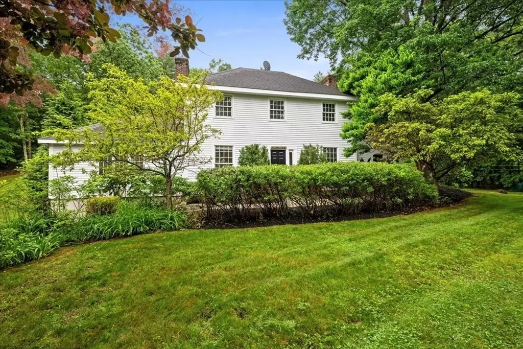 Uxbridge, MA 01569,188 N Main St