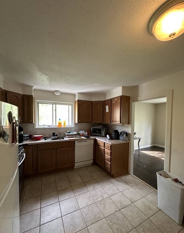 19 Kippy Dr #n/a, Newton, MA 02468