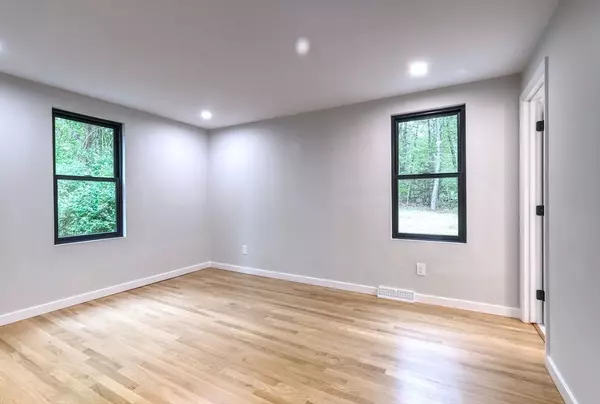 Harwich, MA 02646,3 Gilbert Ln